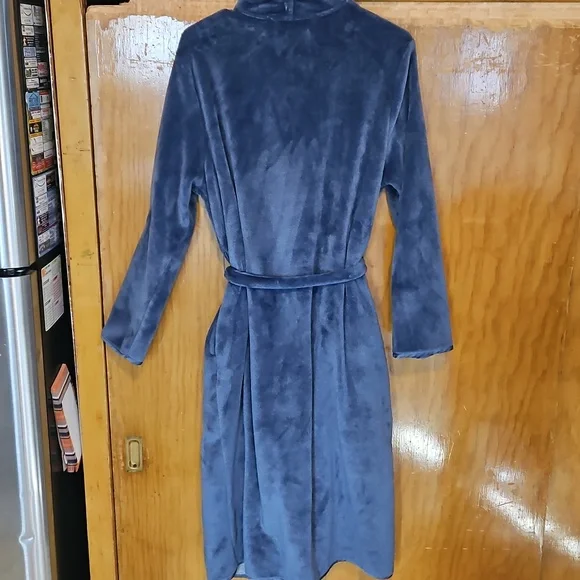 Koolaburra Plush Shawl-Collar Robe in Blue - Picture 3 of 5